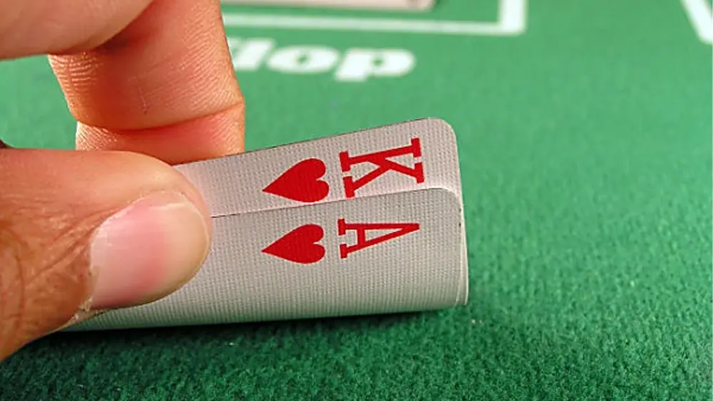 掌握德州扑克多人底池中的下注节奏：悟空黑桃A官网技巧解析