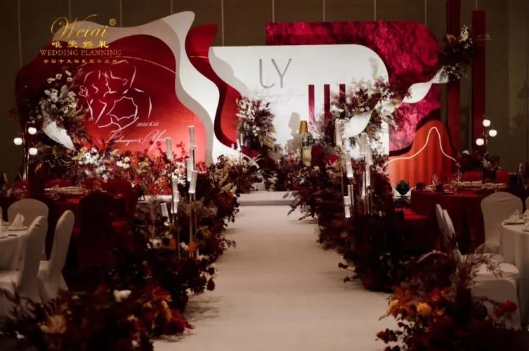 婚庆跟拍化妆主持一站式服务